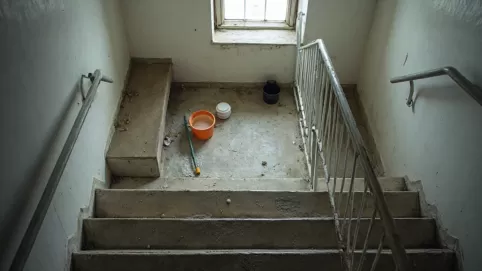 Ile czasu zajmuje sprzątanie klatki schodowej w bloku